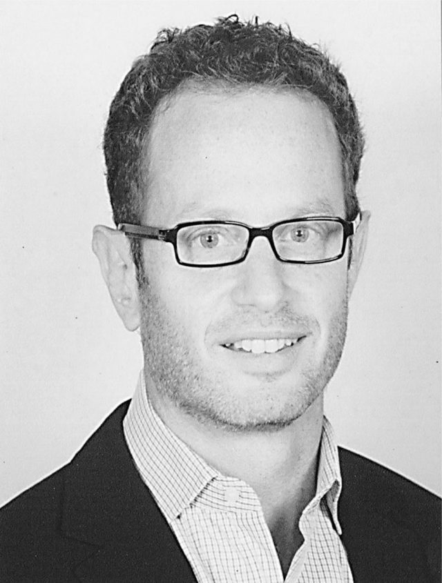 Sebastian Kraves